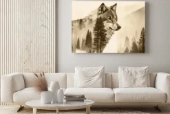 Obraz: Wilk wśród górskiego lasu