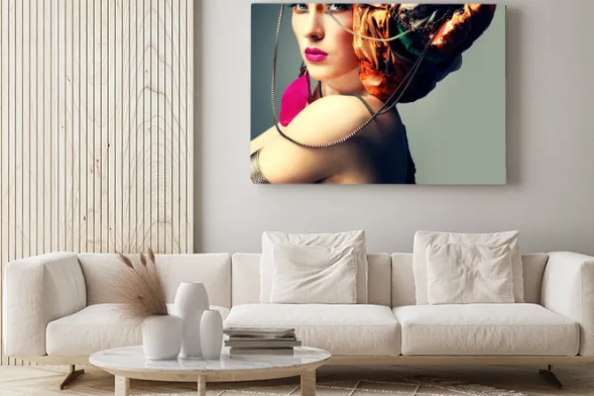 Obraz: Zdjęcie z rudowłosą kobietą w fryzurze z kolorowym tkaniny