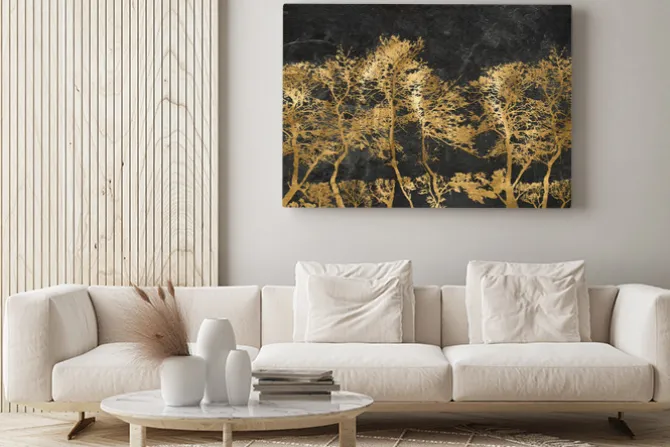 Obraz: Zdobione złote drzewa ma czarnym murze