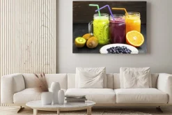 Obraz: Zdrowe soki napoje z kiwi, jagody i pomarańczy