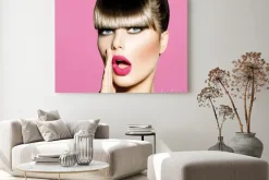 Obraz: Zdziwiona kobieta z otwartymi ustami. pin up girl