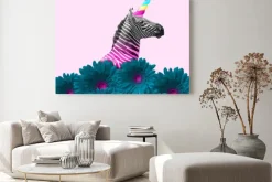 Obraz: Zebra z rogiem jednorożca wśród kolorowych kwiatów