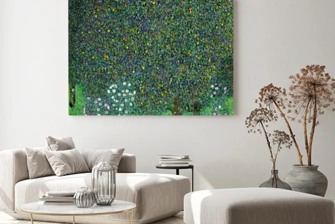 Obraz: Zielony ogród z drzewami pełnymi owoców