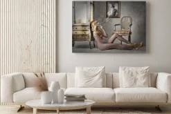 Obraz: Zmysłowa naga kobieta z cygarem