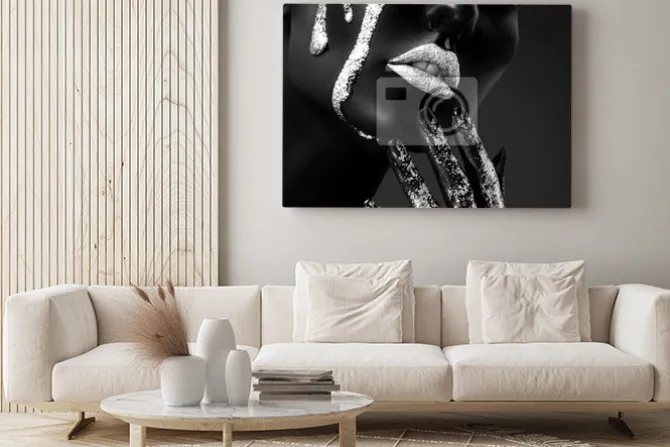 Obraz: Zmysłowe srebrne usta kobiety