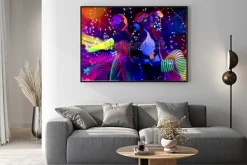 Plakat: 2 sexy cyber raver kobiety nakręcony w fluorescencyjnej odzieży