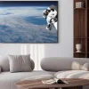 Plakat: Astronauta lub kosmonauta latania na ziemi - 3d render