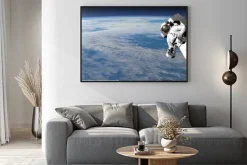 Plakat: Astronauta lub kosmonauta latania na ziemi - 3d render