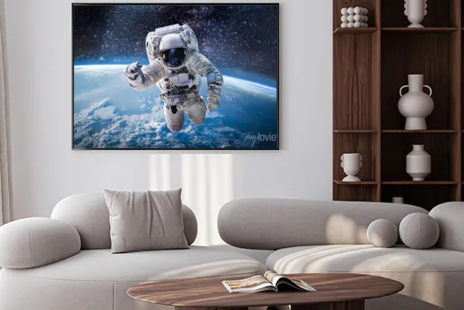 Plakat: Astronauta w przestrzeni kosmicznej z panoramą ziemi