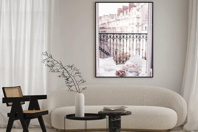 Plakat: Balkon w paryżu francuskie śniadanie