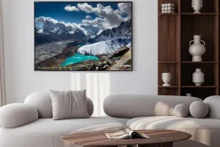 Plakat: Beautiful turquoise lake high in the mountains. nepal, everest