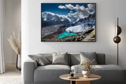 Plakat: Beautiful turquoise lake high in the mountains. nepal, everest