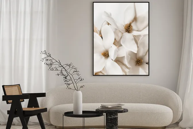 Plakat: Białe kwiaty magnolii w stylu glamour