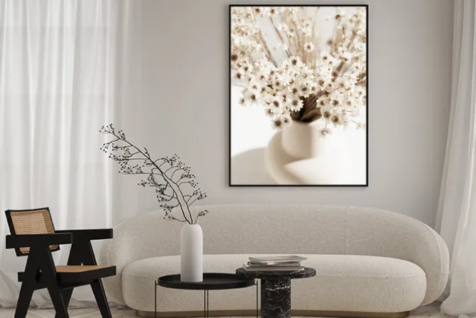 Plakat: Białe kwiaty w wazonie w stylu boho