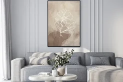 Plakat: Biały line art kwiat na abstrakcyjnym beżowym tle
