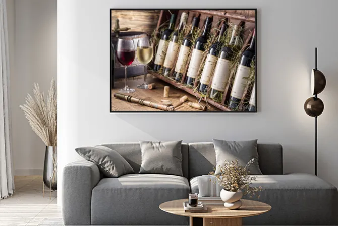 Plakat: Butelek wina na drewnianej półce.