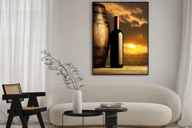 Plakat: Butelkę czerwonego wina o zachodzie słońca