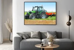 Plakat: Ciągnik na polu