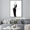 Plakat: Czarno-biały szkic kobiety w czarnej sukni wieczorowej