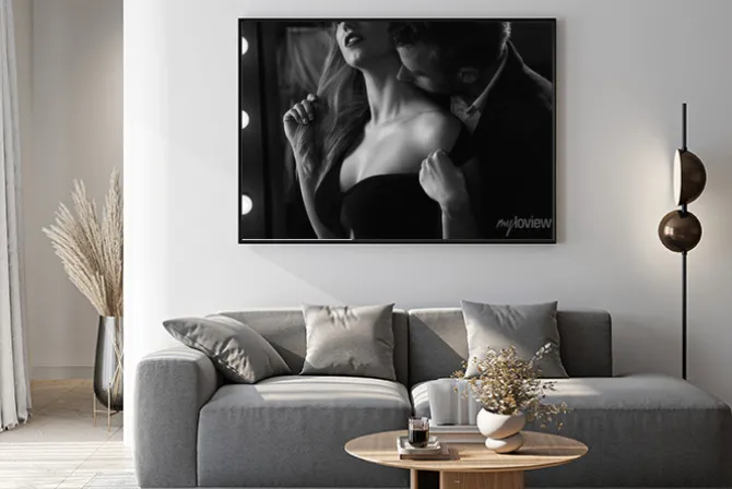 Plakat: Czule para podczas gry wstępnej romantycznej