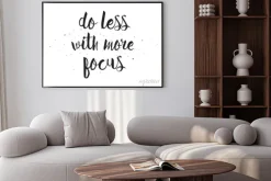 Plakat: Czy mniej więcej ostrości z napisem. kartkę z życzeniami z kaligrafii.