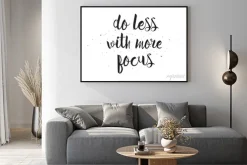 Plakat: Czy mniej więcej ostrości z napisem. kartkę z życzeniami z kaligrafii.