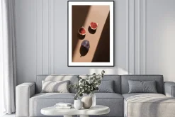 Plakat: Dojrzałe figi kąpane w porannym świetle