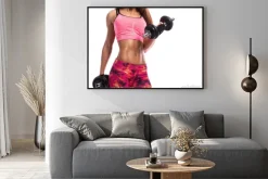 Plakat: Dziewczyna fitness z hantlami