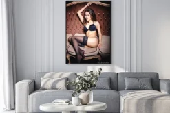 Plakat: Dziewczyna w czarnej seksownej bieliźnie