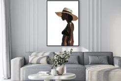 Plakat: Elegancka ciemnoskóra kobieta w stylowym kapeluszu
