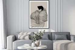 Plakat: Elegancka kobieta w paskowanej sukience delikatny rysunek