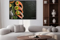 Plakat: Filety z łososia na czarnym kamieniu