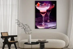 Plakat: Granat napój z wiśni na czarnym tle. karta cocktail 90.