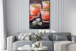 Plakat: Grejpfruty koktajl z lodem i miętą.