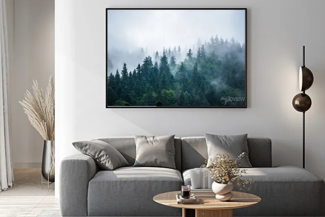 Plakat: Górski krajobraz spowity mgłą