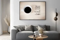 Plakat: Inspirujący cytat na filiżankę kawy tle