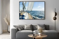 Plakat: Jacht żaglowy w oceanie atlantyckim w słoneczny dzień rejsu