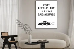 Plakat: Każdy mały chłopiec jest kierowcą wyścigowym - ładny ręcznie