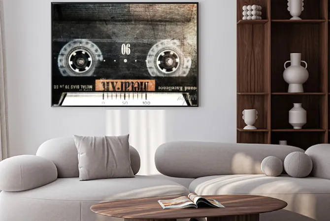 Plakat: Kaseta grunge w magnetofonie, bliska