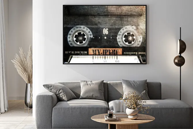 Plakat: Kaseta grunge w magnetofonie, bliska