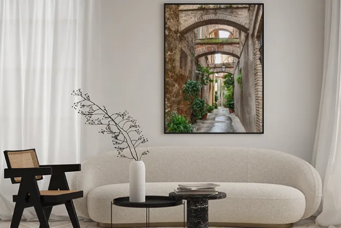 Plakat: Klimatyczna włoska uliczka z łukami