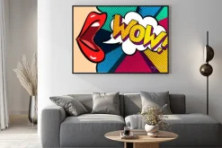 Plakat: Kolorowa grafika pop art z ustami i napisem wow