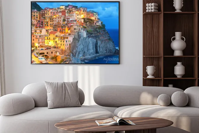 Plakat: Kolorowe domy w nocy w manarola, cinque terre we włoszech.