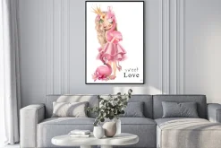 Plakat: Księżniczka w różowej sukience z flamingami