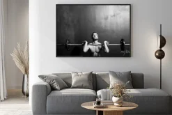 Plakat: Kulturystyka, młody athletic strong man podnoszenie ciężarów,