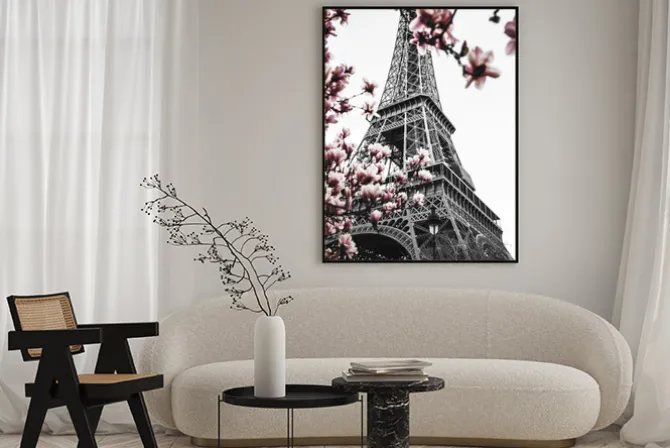 Plakat: Kwitnące magnolie na tle wieży eiffla