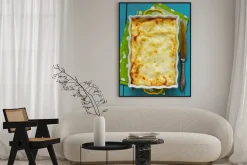 Plakat: Lasagne z kurczakiem i grzybami. widok z góry.