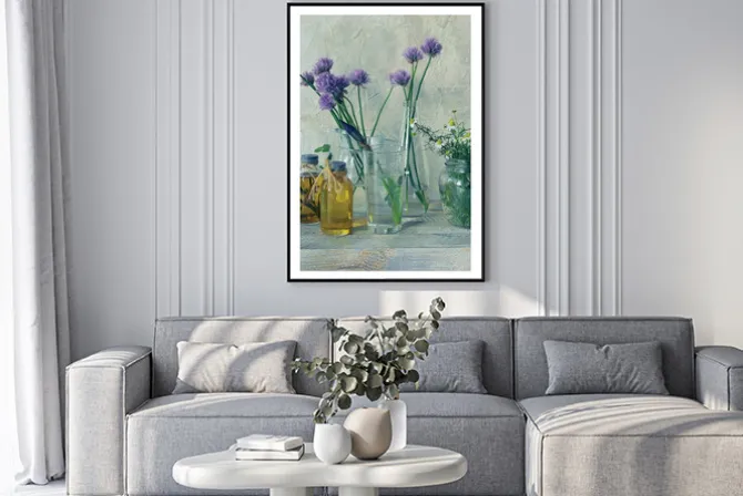 Plakat: Letnie zioła i kwiaty na drewnianym stole