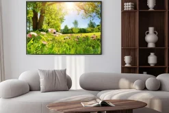 Plakat: Malownicza łąka z wiosennymi stokrotkami