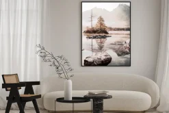 Plakat: Mglisty poranek w górach